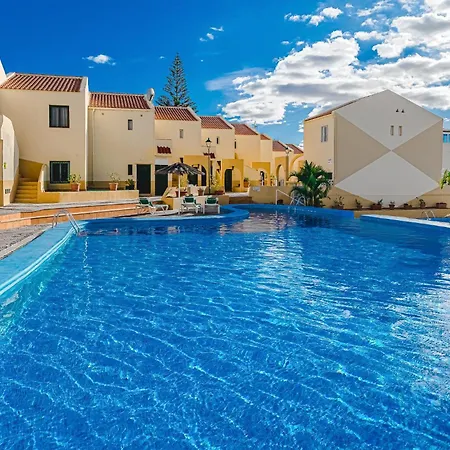 Апартаменти Cozy Spacious Seaview 300m