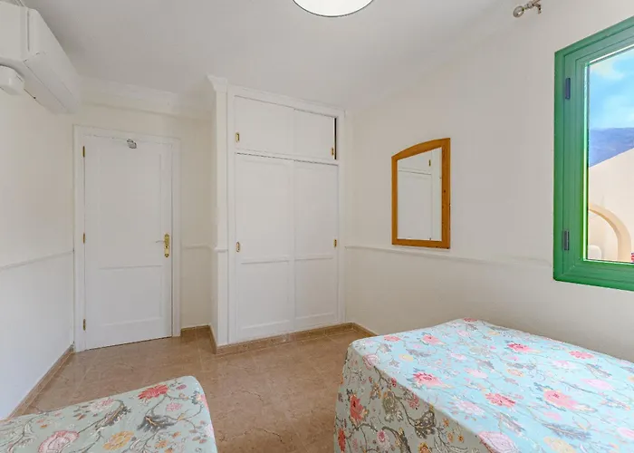 Cozy Spacious Seaview 300m Апартаменти Адехе