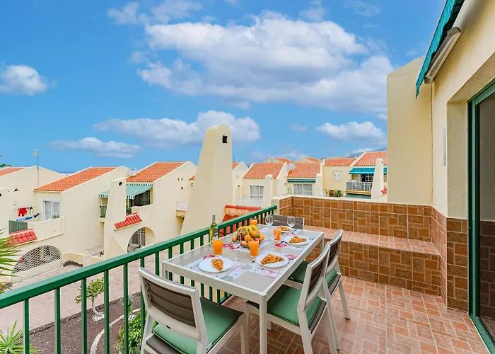 Cozy Spacious Seaview 300m Apartment