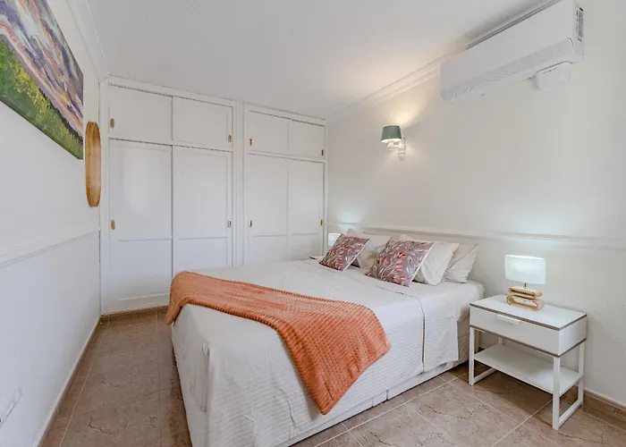 Cozy Spacious Seaview 300m Адехе